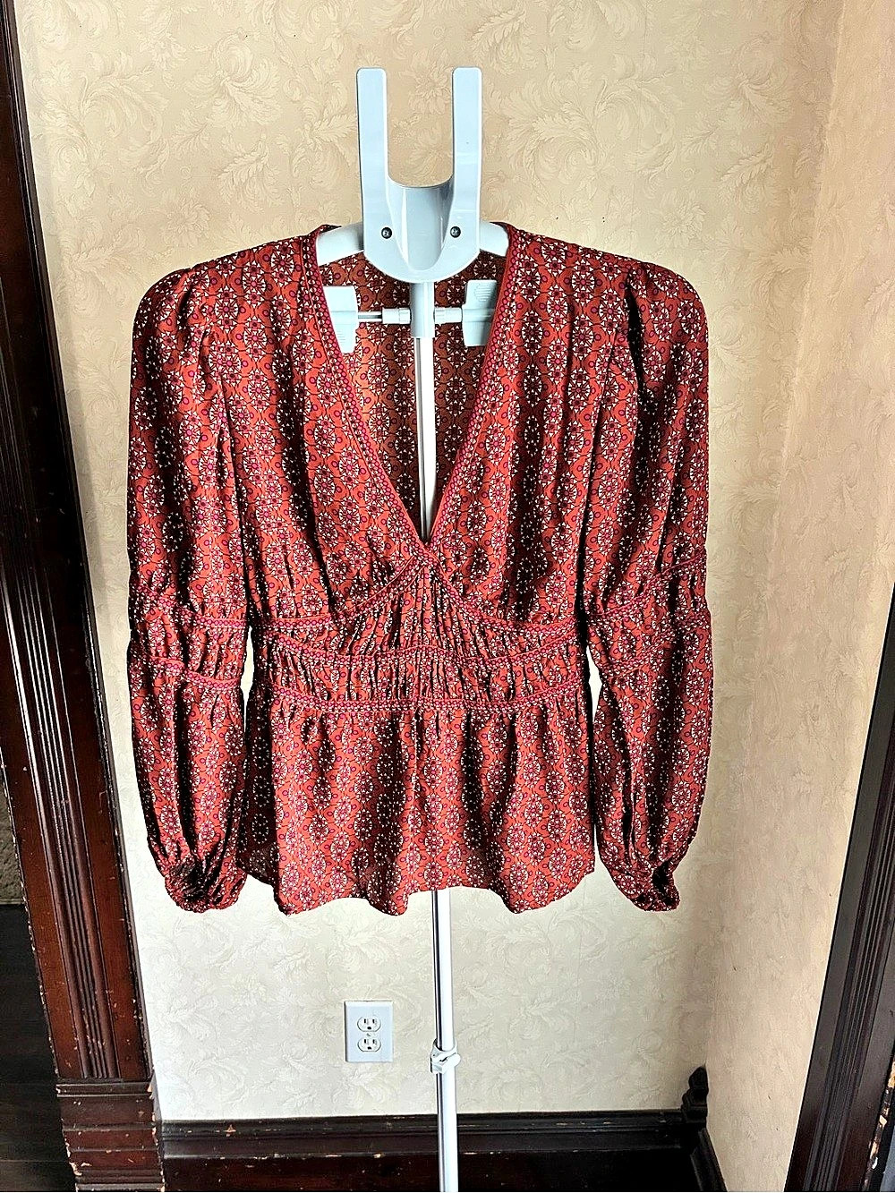 Max Studio Floral Blouse in Red & Pink Size Small Like New